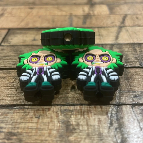 Beetlejuice silicone focal beads, 6-pack - Picture 2 of 3